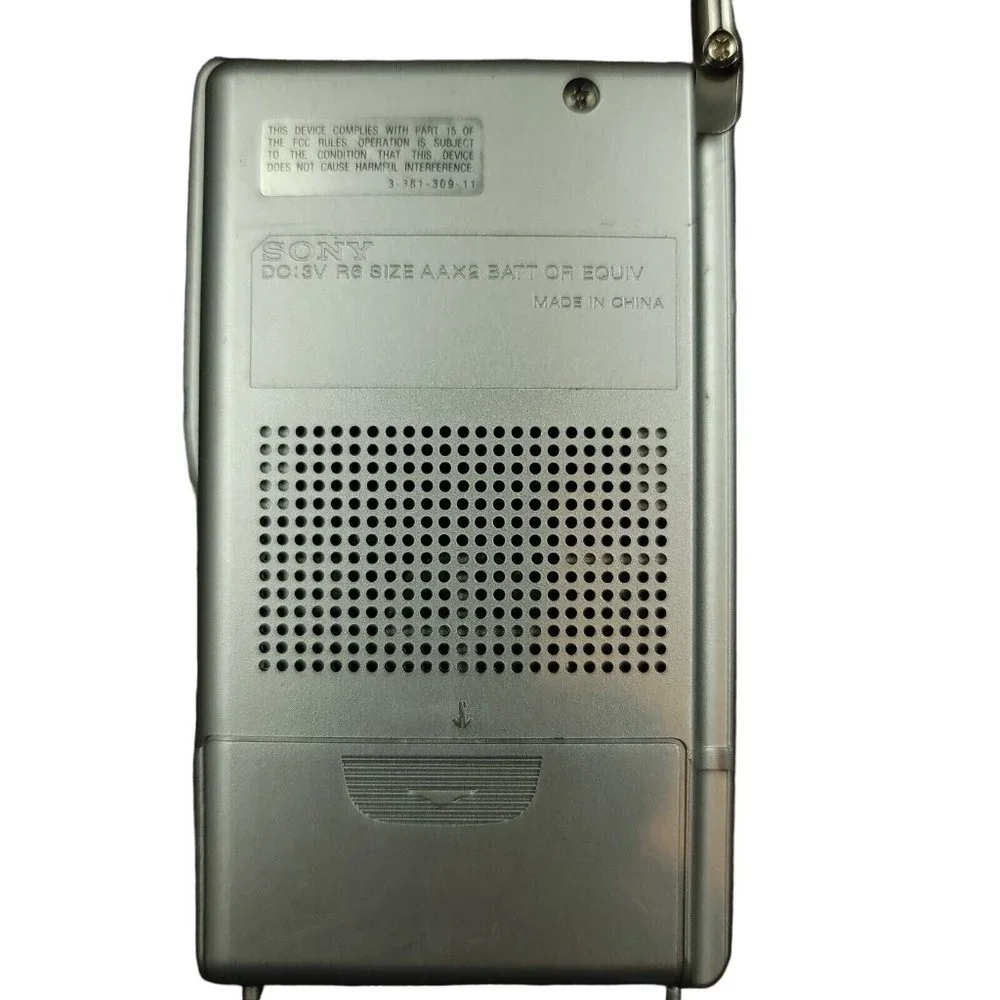 Sony ICF-S10MK2‎ FM - AM Portable Pocket Radio with Speaker Silver Rare TESTED